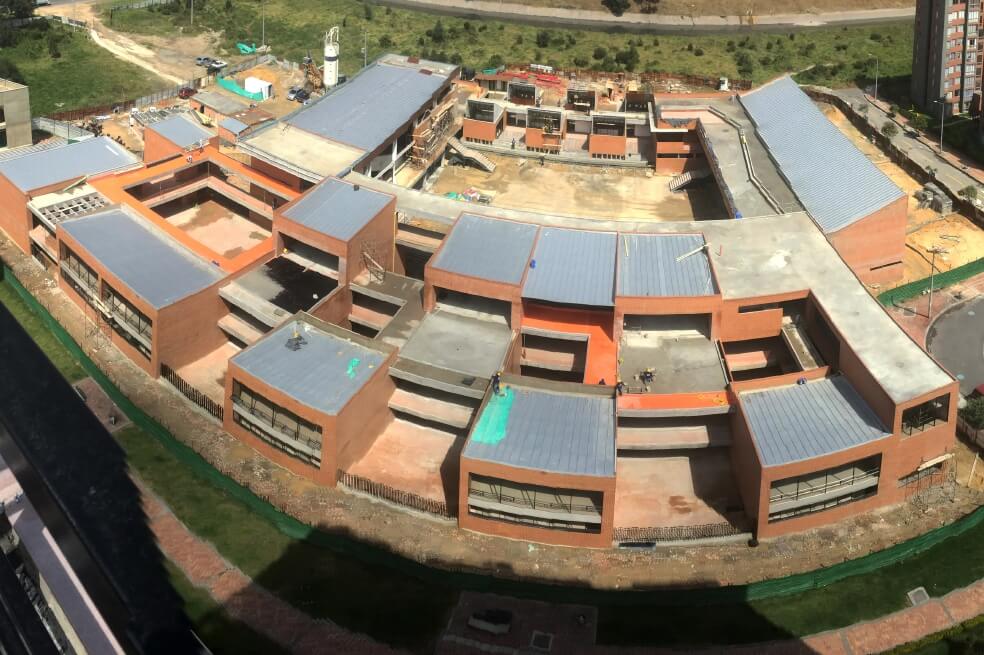 El plan para atender a los estudiantes de Bogotá matriculados en colegios en obra