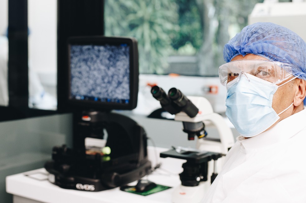 Seguros Sura presenta VaxThera, una empresa que desarrollará vacunas en Colombia