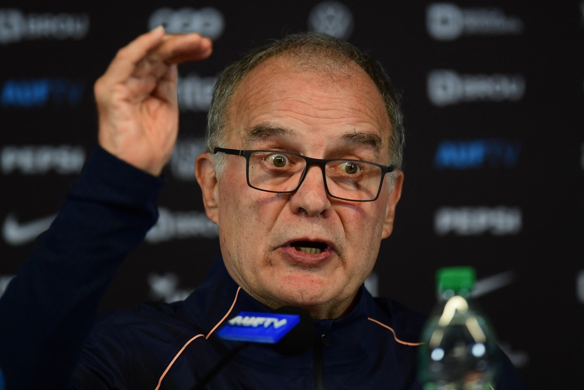 Bielsa rompió el silencio tras su salida de Uruguay: “Es una caída difícil de soportar”