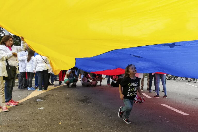 ¿Qué va a pasar con la ayuda a Venezuela si sigue bloqueada en Cúcuta?