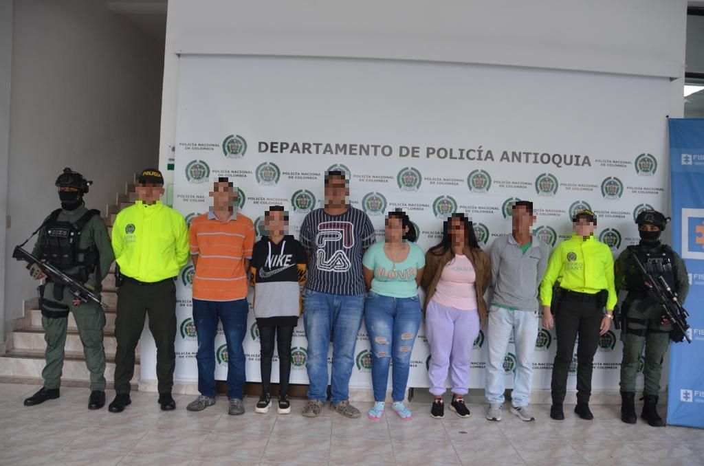 Fotos | Caso Maximiliano Tabares: encuentran muñeco vudú y libros de santería