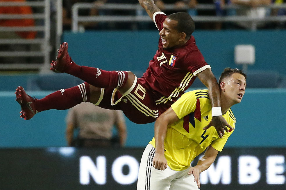 Santiago Arias sufre una fractura costal y queda pendiente de evolución