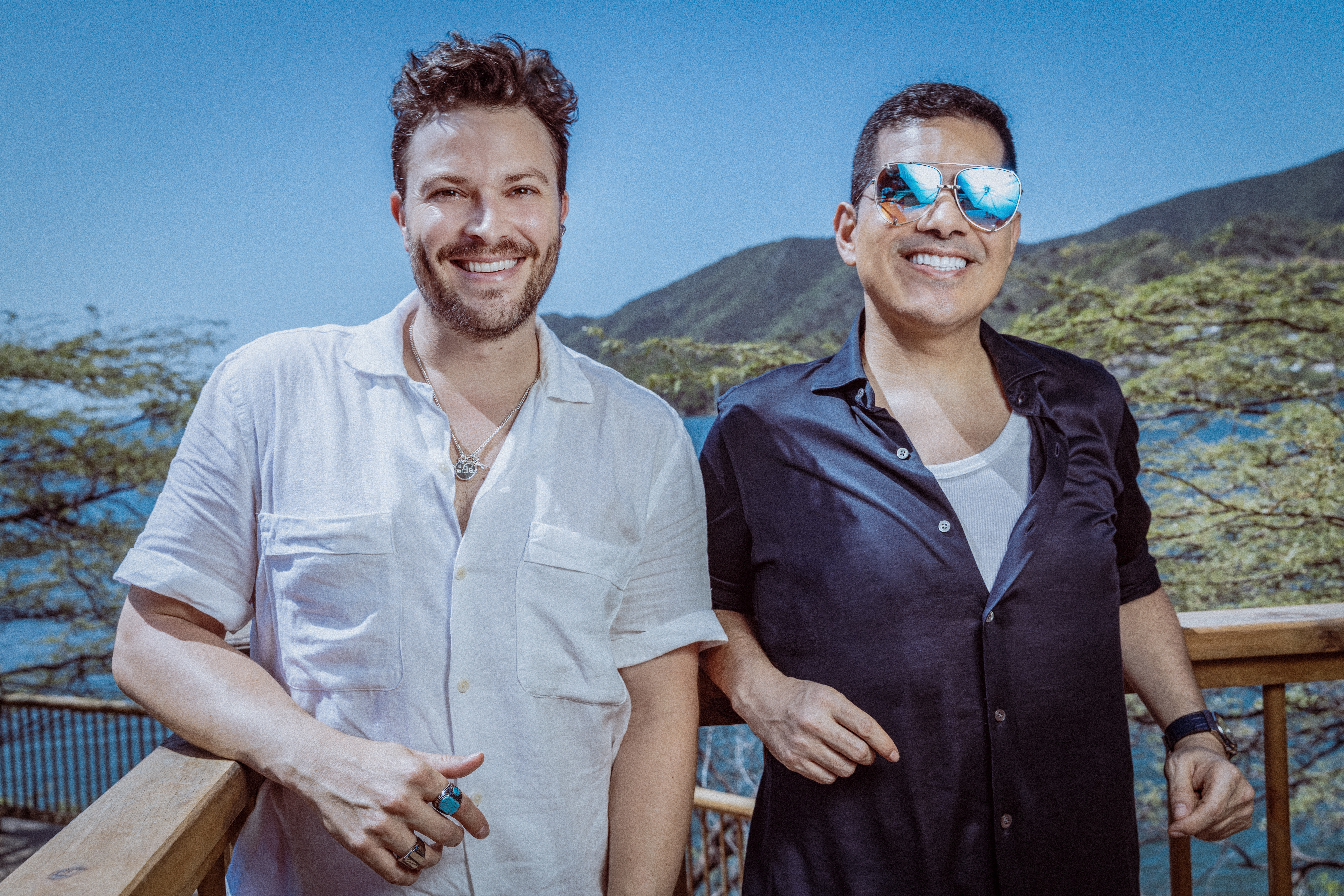 Gusi y Peter Manjarrés lanzan “Amor Viejo”, nuevo…