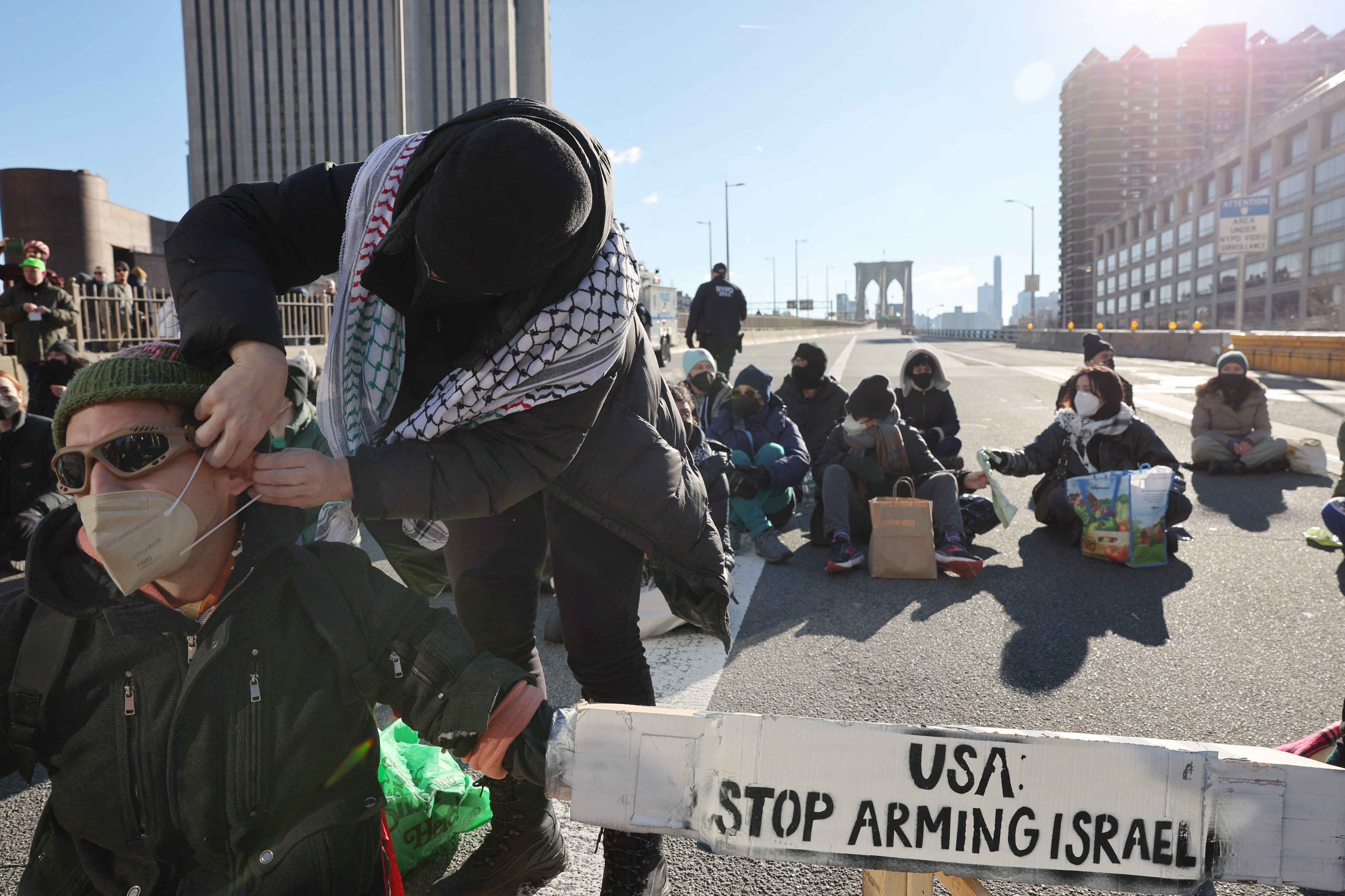 Puentes y túneles en Nueva York fueron bloqueados por protestas a favor de Palestina