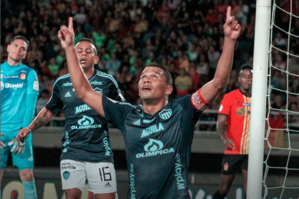¿Carlos Bacca se perderá la final frente a Medellín? Esto dice el reglamento