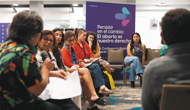 Acompañar abortos: entre la criminalización y la violación del secreto profesional