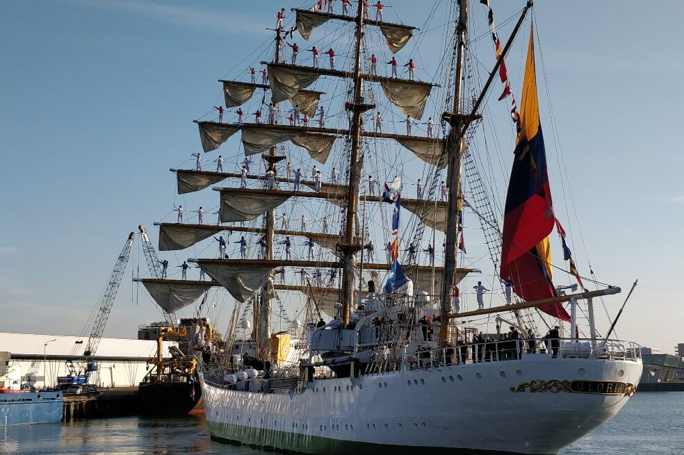 Orgullo colombiano durante la visita del buque Gloria en Holanda
