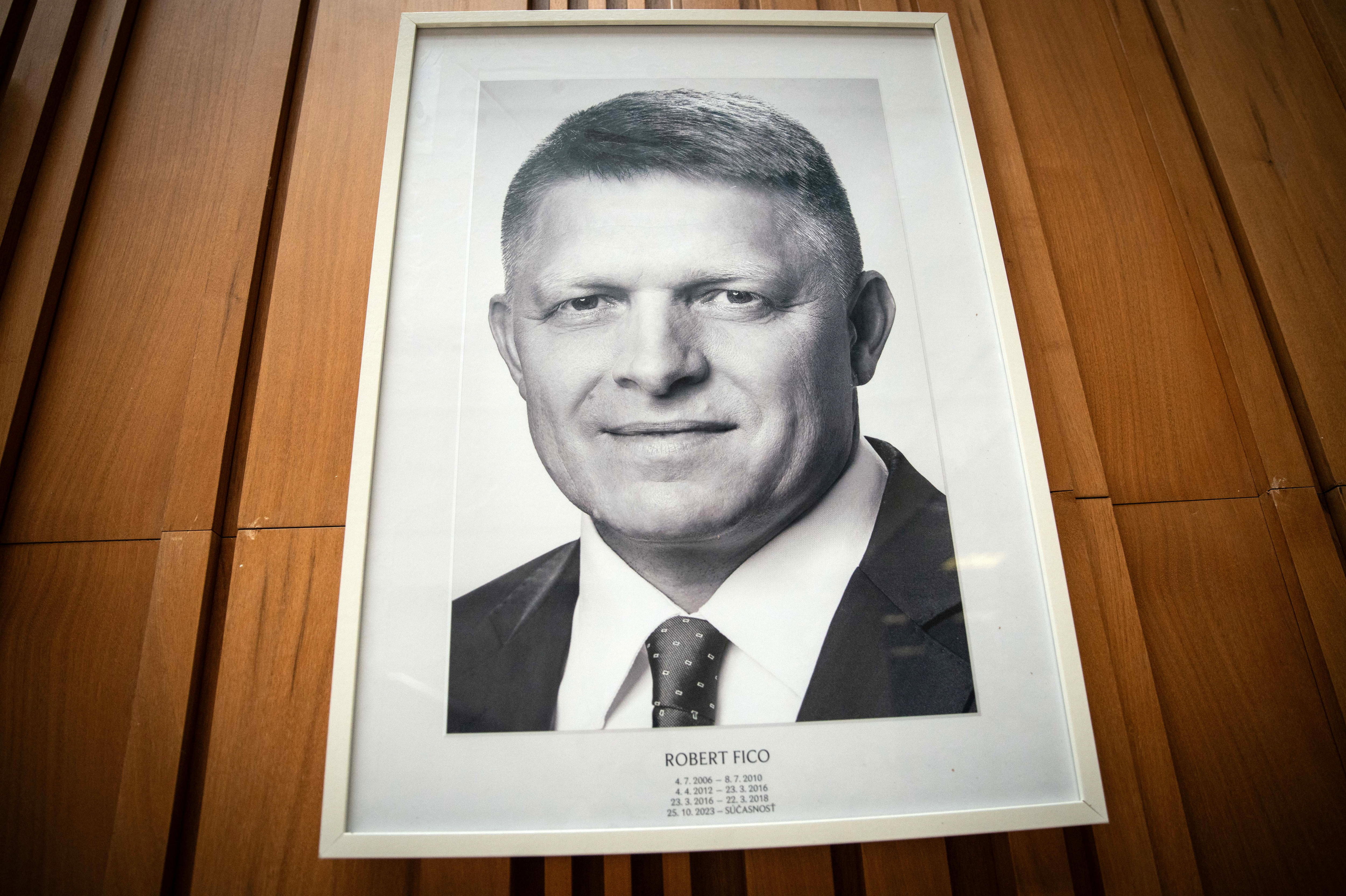 Bratislava (Slovakia (slovak Republic)), 22/05/2024.- A portrait of Slovak Prime Minister Robert Fico is seen on the wall of the Government Office of the Slovak Republic in Bratislava, Slovakia, 22 May 2024. Slovak Prime Minister Robert Fico was shot and injured in Handlova on 15 May and transported to a hospital in a life-threatening condition; the shooting suspect was arrested on spot. (Eslovaquia) EFE/EPA/JAKUB GAVLAK