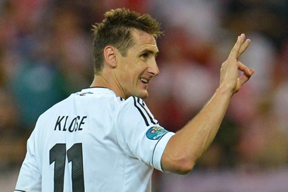Miroslav Klose sufrió una lesión que lo dejará afuera cuatro semanas