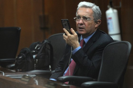 Centro Democrático publica listado de viajes en los que Uribe coincidió con Claudia Morales