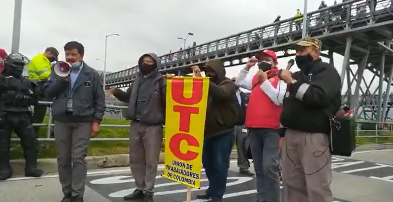 Conductores de Transmilenio protestan en Bogotá