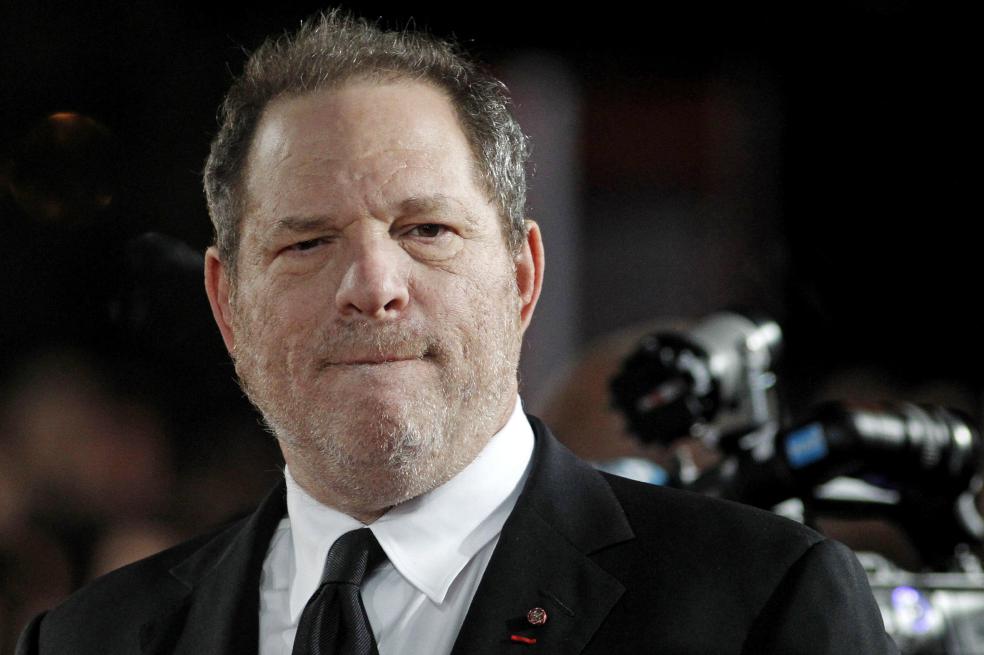 Un centenar de mujeres habló en voz alta durante el 2017 para romper el silencio frente a los acosos sexuales del famoso productor Harvey Weinstein. / EFE