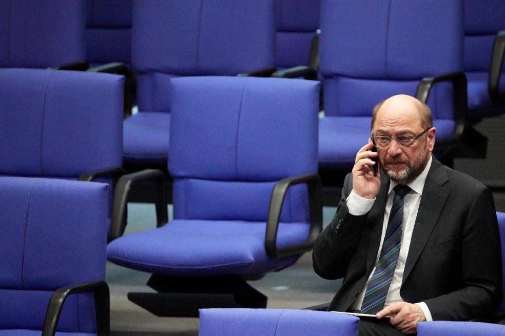 Cuando tenderle la mano a Merkel puede terminar con tu partido