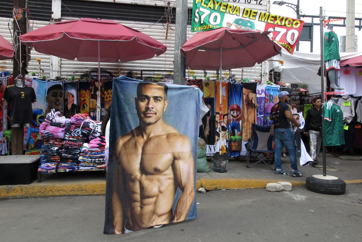 El policía de Sheinbaum sobrevivió a 400 disparos; ahora lo llaman el “Batman” de México