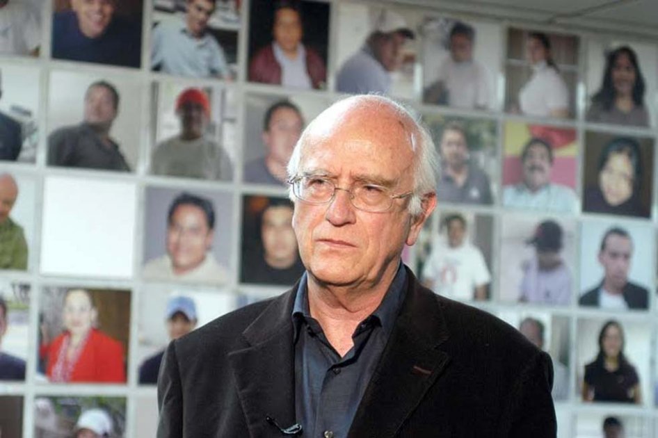 Bartra es doctor en sociología por La Sorbona y etnólogo de la Escuela Nacional de Antropología e Historia en México.