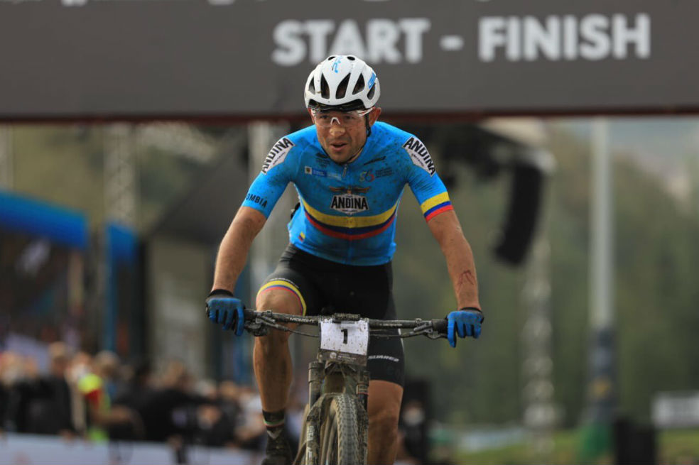 ¡Gigante! Leonardo Páez repitió título en el Mundial de Marathon de MTB