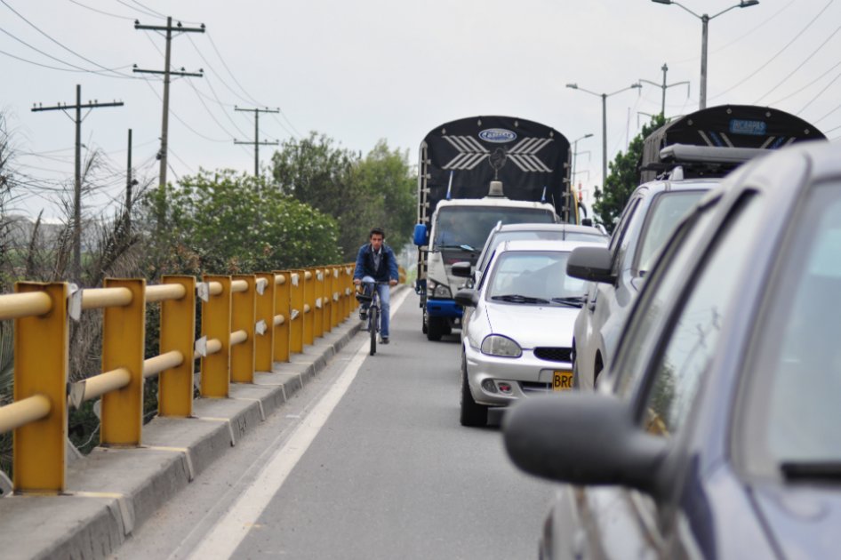 Proponen construir vía peatonal en la Calle 80 para evitar accidentes