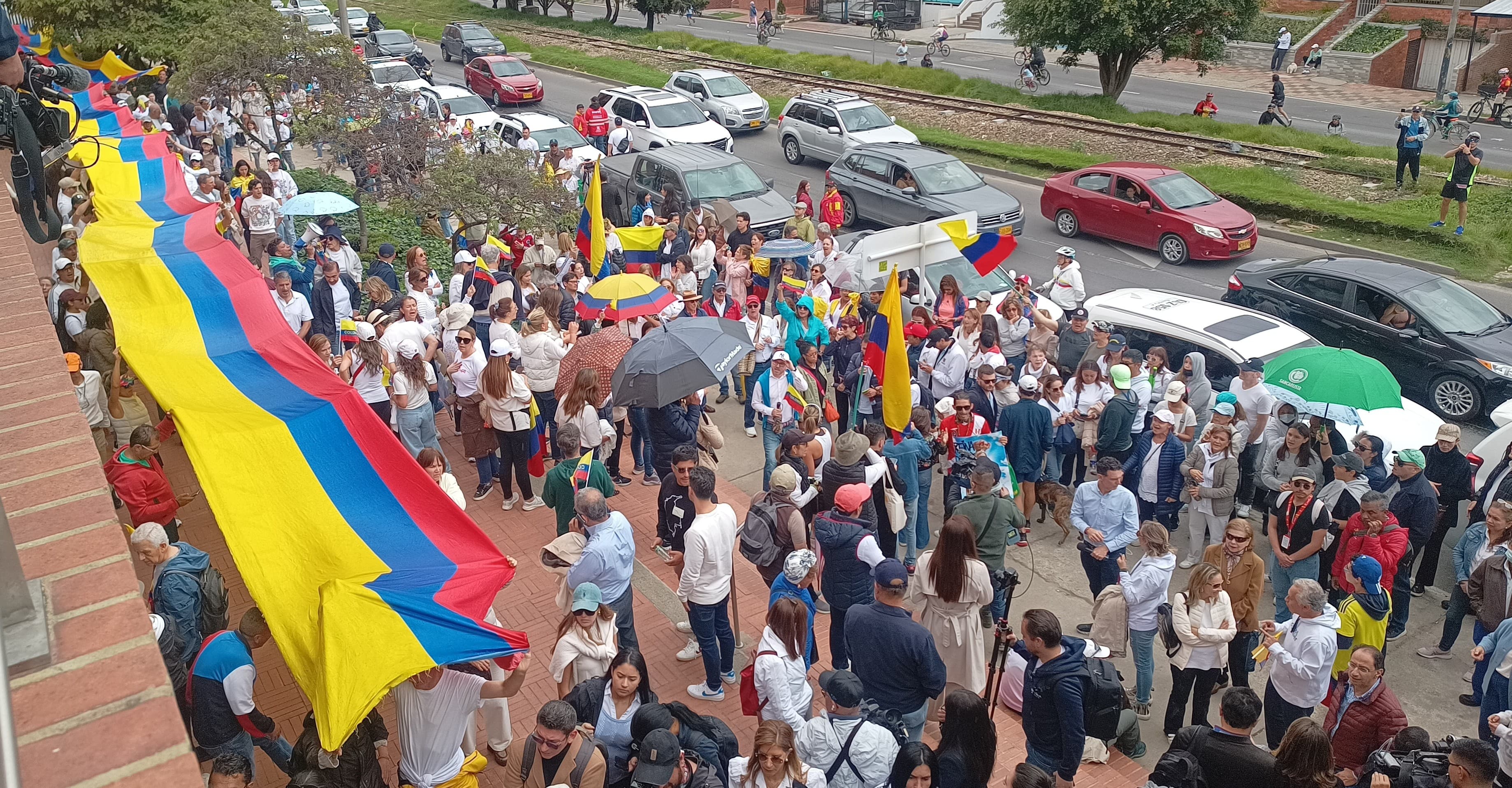 Marcha rechazo atentado Miguel Uribe