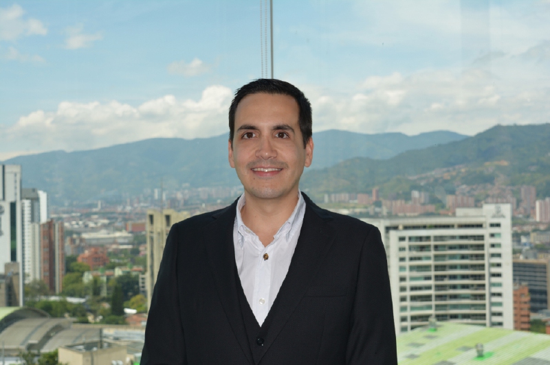 Santiago Londoño, entre el comercio y el proveedor