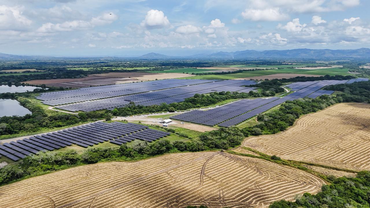 La principal generadora de energía con carbón en Colombia pasará a las energías renovables