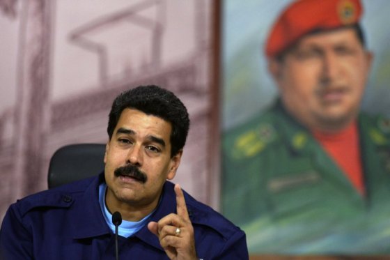 Maduro jura que radicalizará revolución en Venezuela tras legislativas