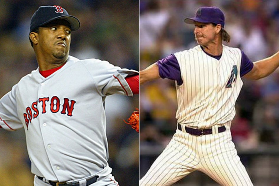 Pedro Martínez (derecha, Medias Rojas) y Randy Johnson (izquierda, Arizona Diamondbacks), jugadores que podrían ser electos al Salón de la Fama en Enero. Foto: AFP