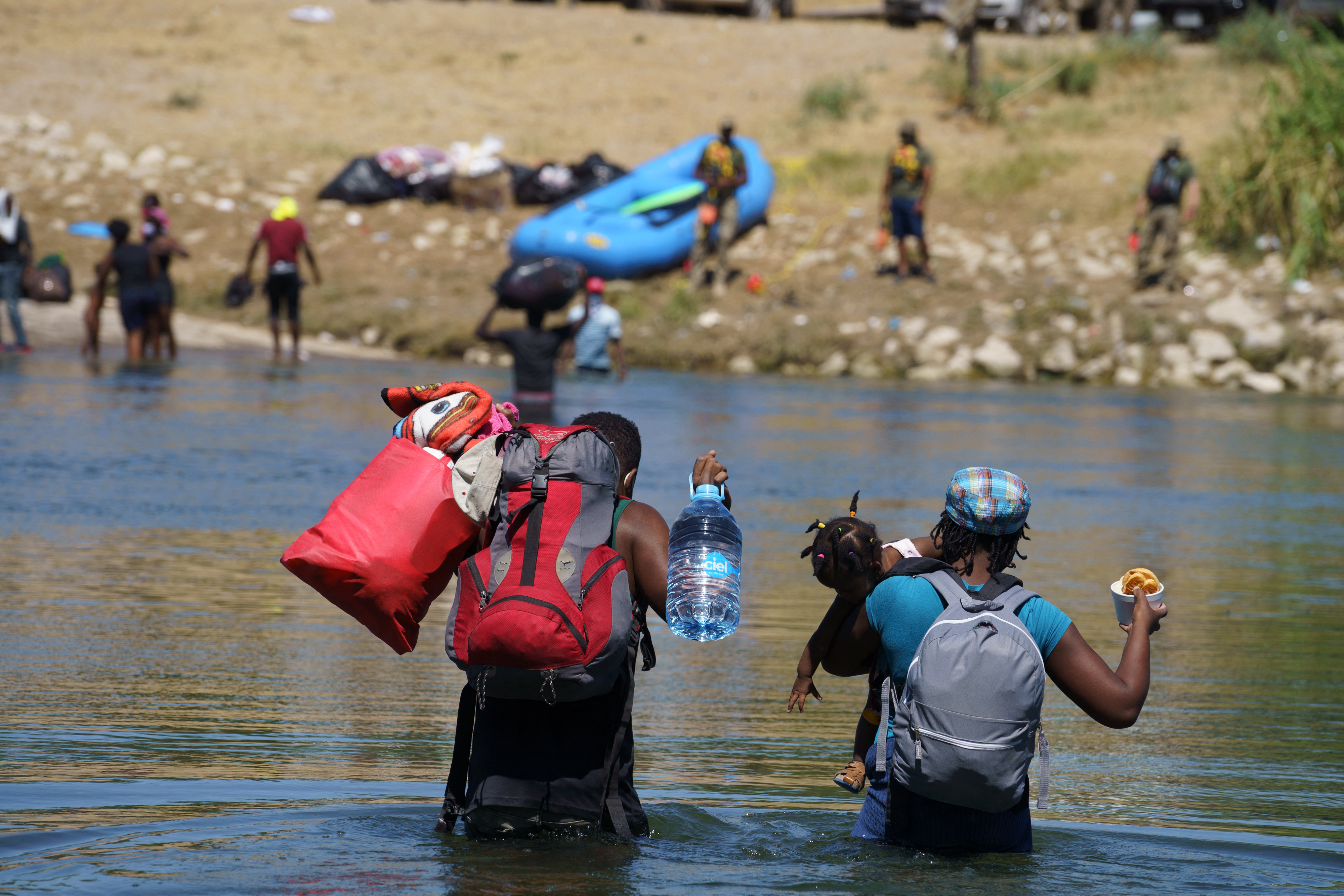 Tensión en campamento de migrantes de Haití tras operativo policial
