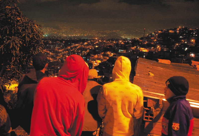 Informe dice que bandas de Medellín no frenaron la extorsión, pese a su promesa