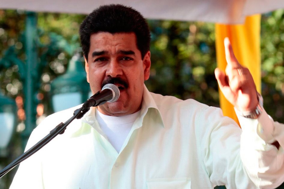 Maduro dicta primer decreto tras recibir poderes delegados por Chávez