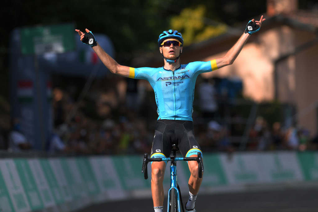 Con un gran trabajo de Harold Tejada, Aleksander Vlasov ganó el Giro de Emilia