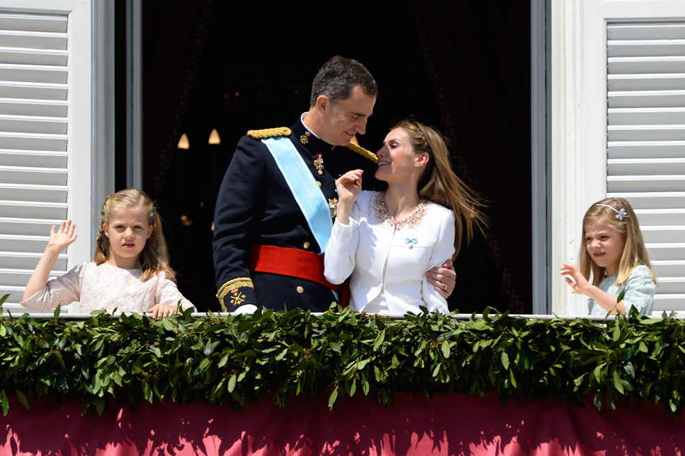 Proclamación de Felipe VI entre gestos cómplices y familiares