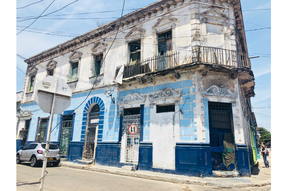 El edificio “La Jaula” es una de las edificaciones más antiguas de la ciudad de Barranquilla; Joselito y su familia habitan en el lugar hace más de 10 años.