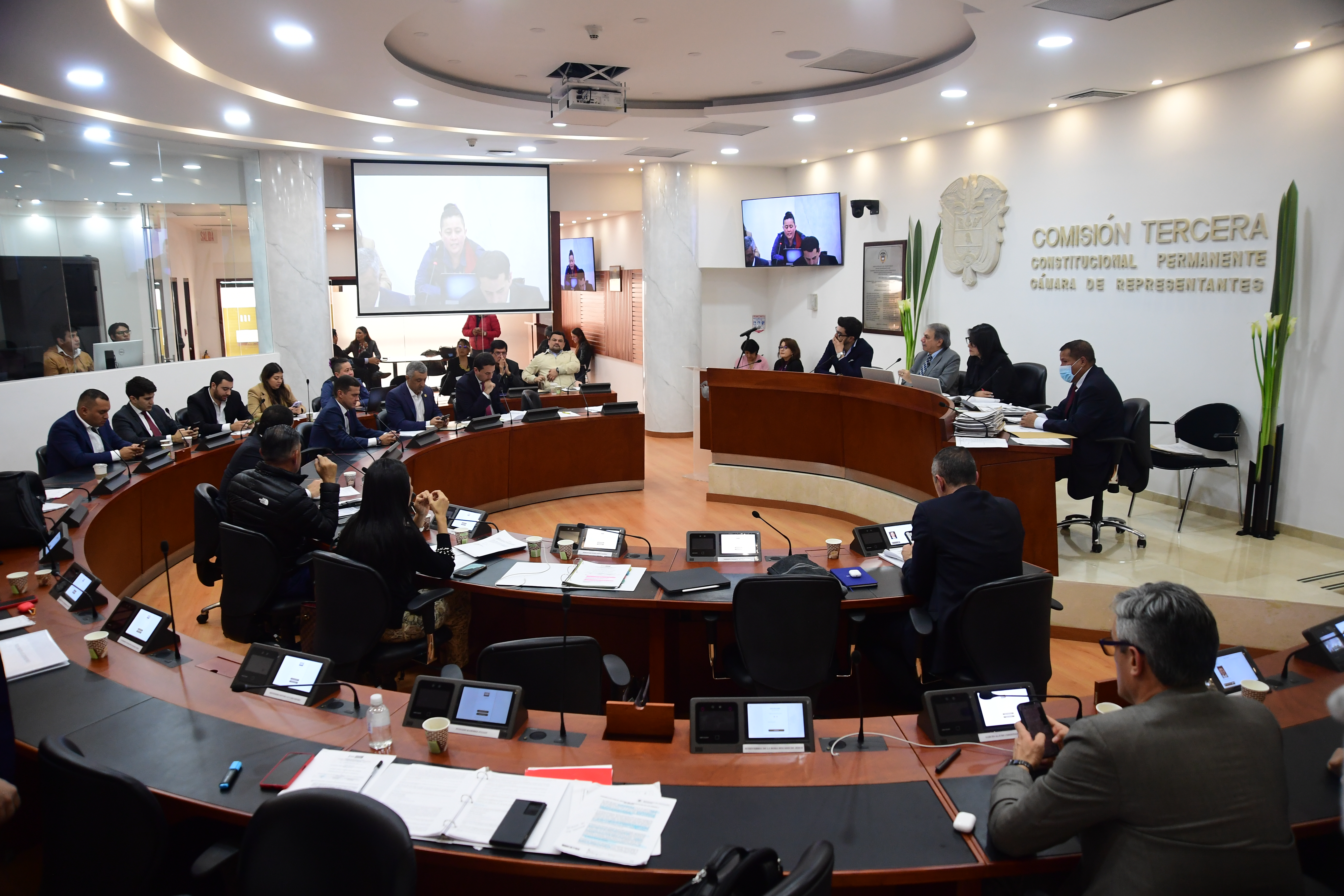 Advertencia de Petro sobre emergencia económica despertó malestar en el Congreso