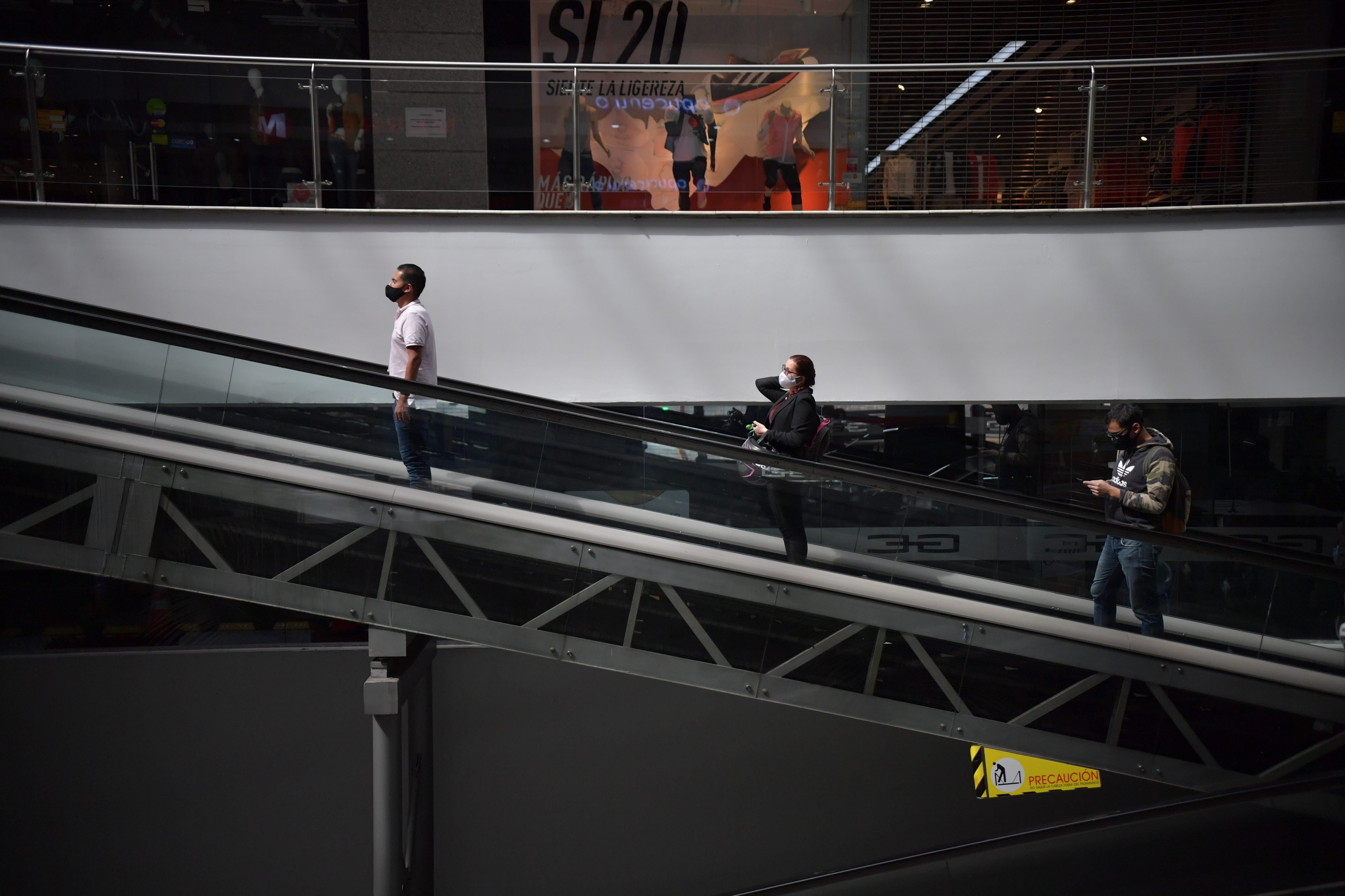 Joven murió tras caer del cuarto piso de un centro comercial en Barranquilla