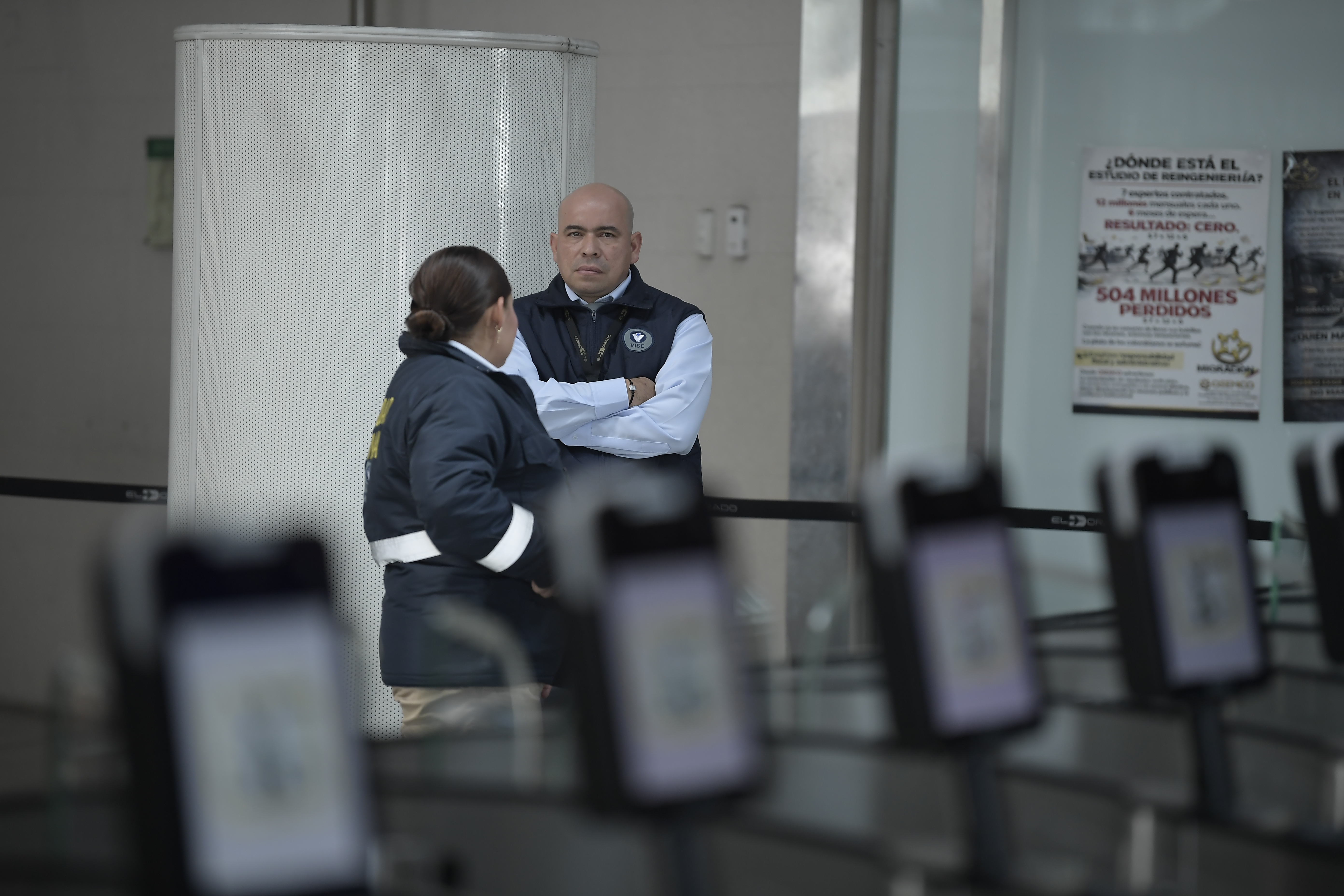 Migración Colombia bajo presión: más viajeros, menos atención