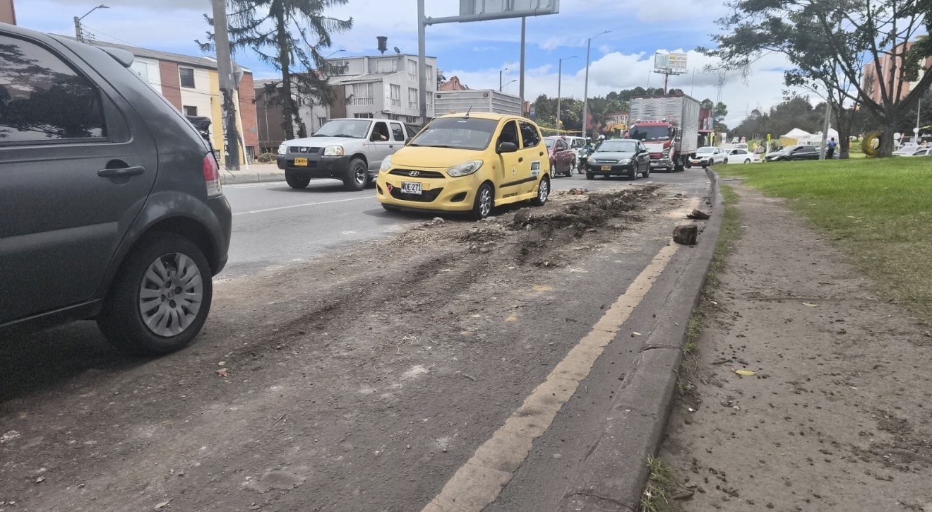 Movilidad hoy, 7 de julio: caída de escombros afecta un carril en la carrera 114 con calle 8