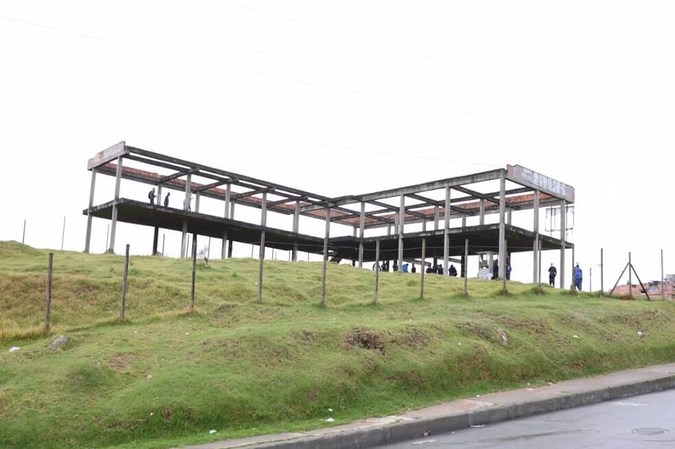 A preparar motores: ya se entregó el predio para construir el CAPS Manuela Beltrán