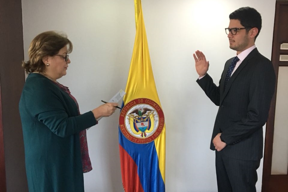 Senador Velasco denuncia persecución por parte de un funcionario del Ministerio de Justicia