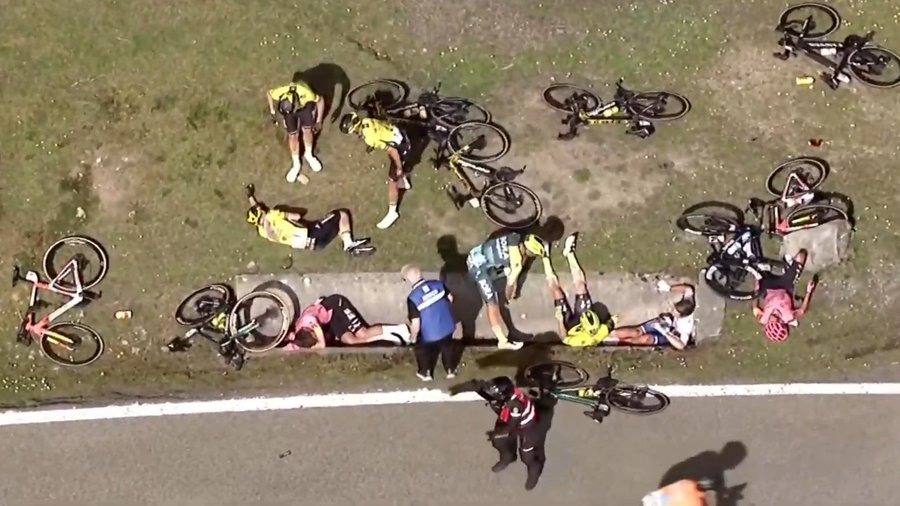 “Estamos preocupados”, reconoce el presidente de la UCI sobre las caídas