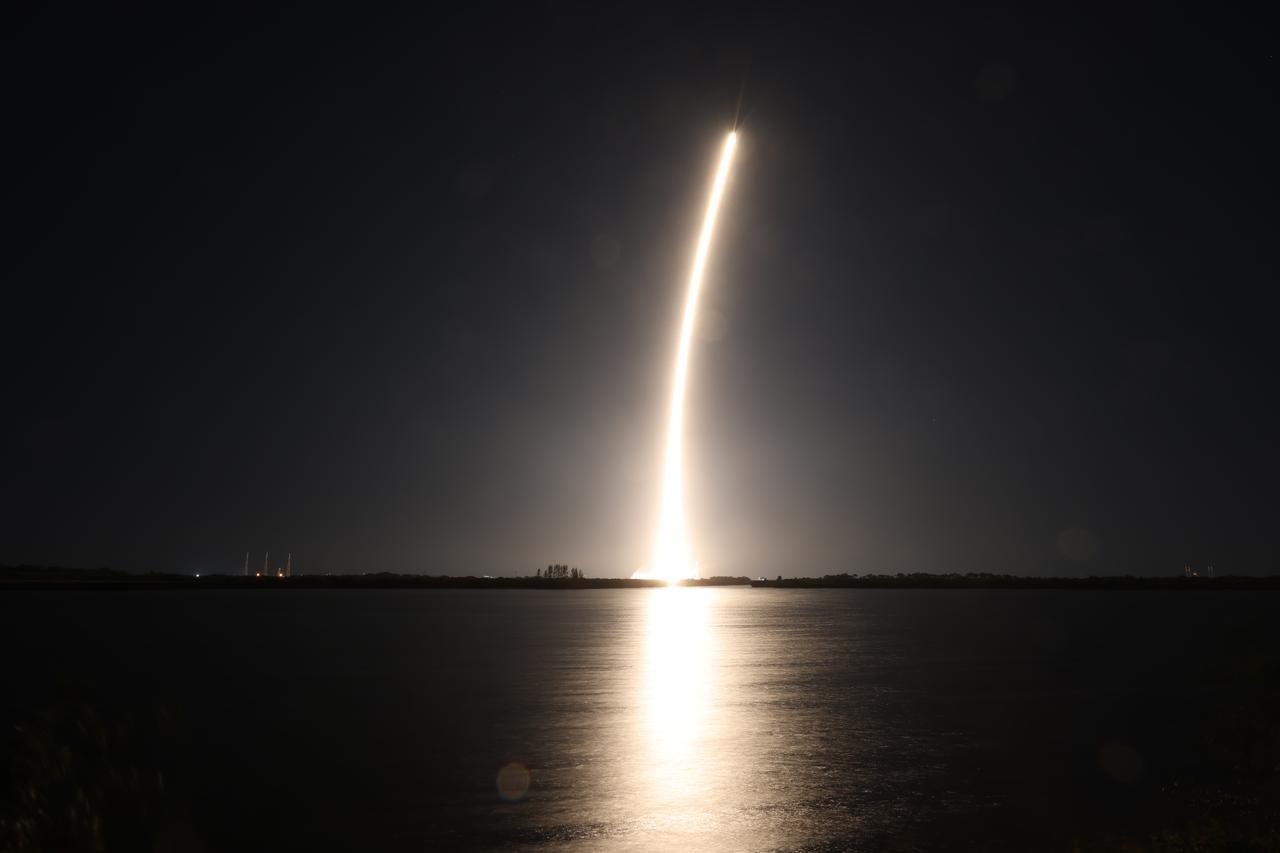 Lanzan misión espacial que llegaría en alrededor de 45 días a la Luna para explorarla
