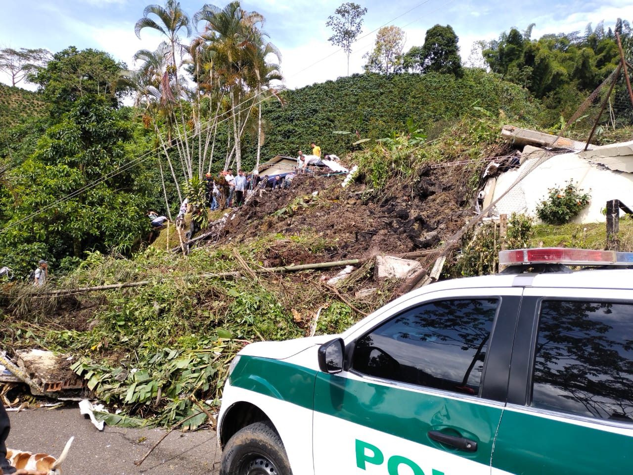 No sabíamos hacia dónde correr: profesora de escuela sepultada en Andes, Antioquia