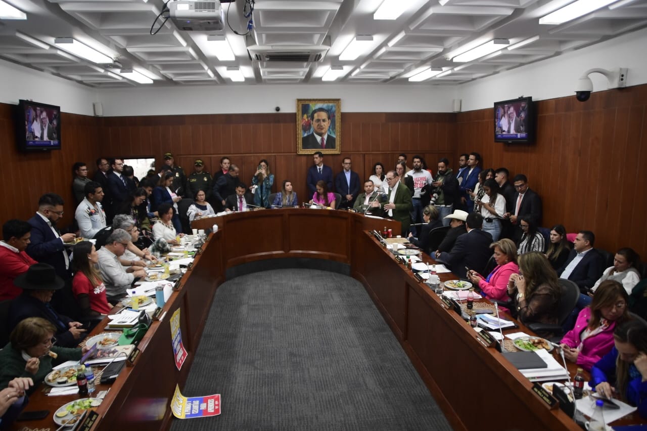 La Comisión Séptima del Senado hundió la reforma laboral.