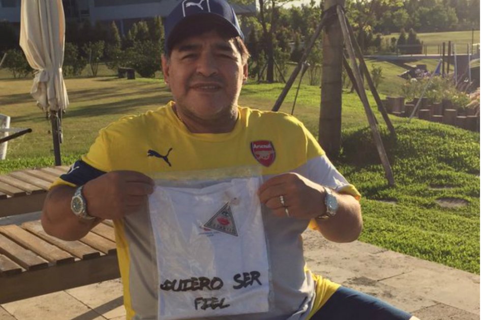 Maradona confesó ser hincha del Arsenal