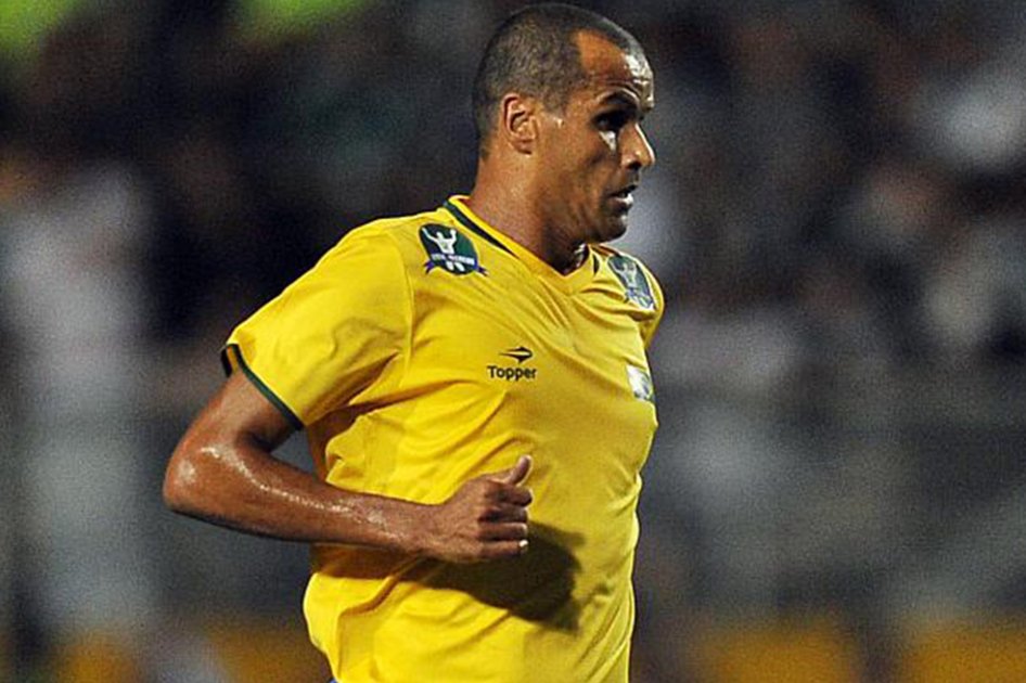 Rivaldo puso en venta su equipo a través de las redes sociales