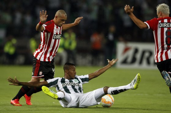 Nacional, con la obligación de vencer a Estudiantes en Argentina