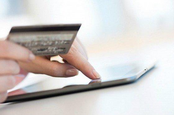 Ofrecen una única tarjeta débito crédito para uso al tiempo