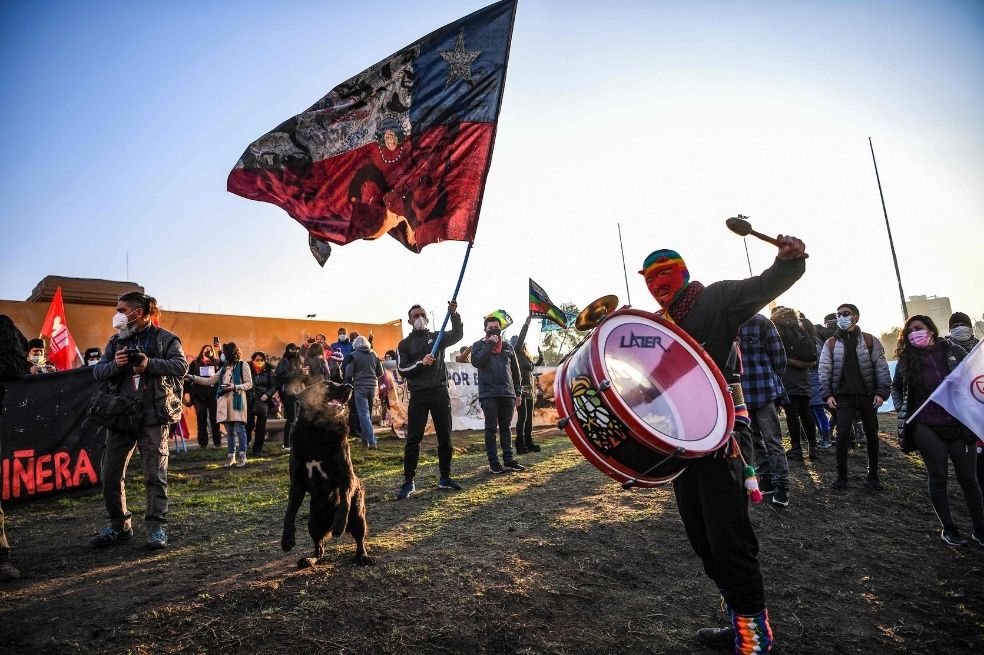 También hubo manifestaciones en los alrededores de la Plaza Italia, el epicentro de las manifestaciones sociales que estallaron en Chile en octubre de 2019.