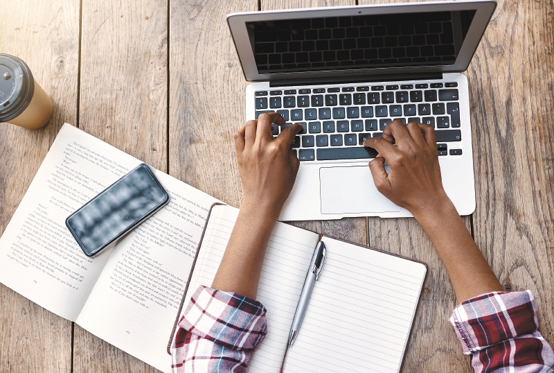 Hay 2.000 becas de Inglés para emprendedores y empresarios colombianos