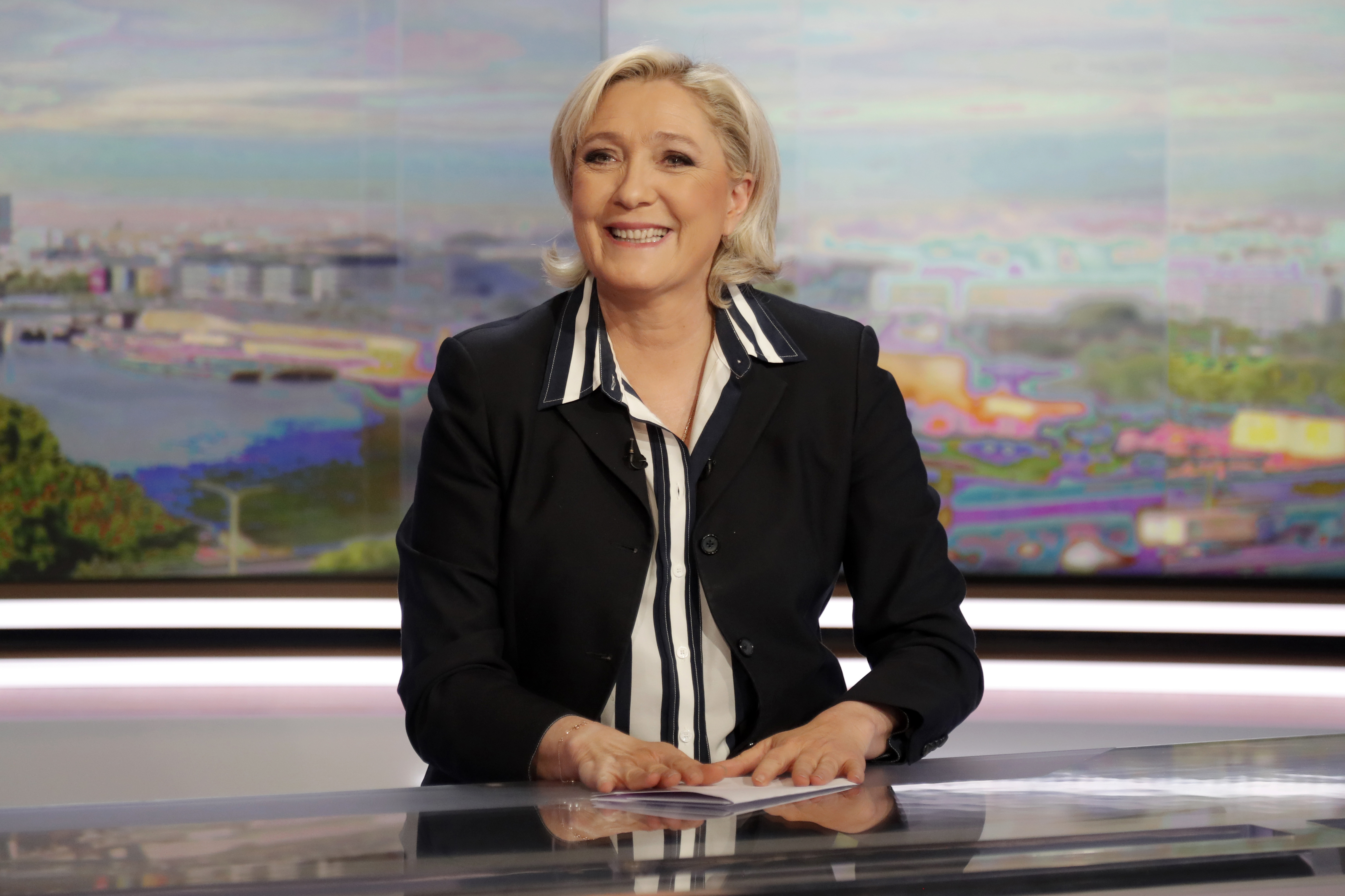 Marine Le Pen acepta haber plagiado discurso