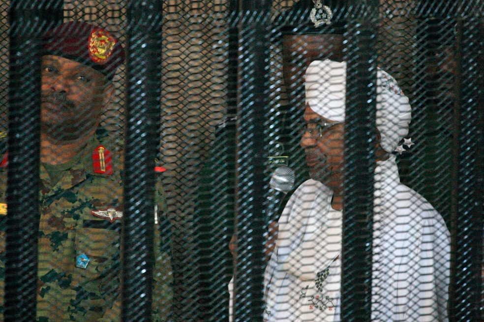 ¿Por qué puede ser condenado a muerte el expresidente sudanés Omar al Bashir?